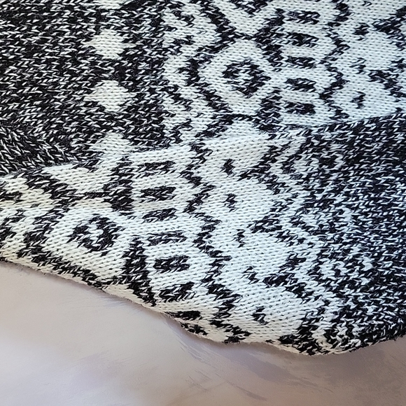 MY STYLE SWEATER - Picture 4 of 12